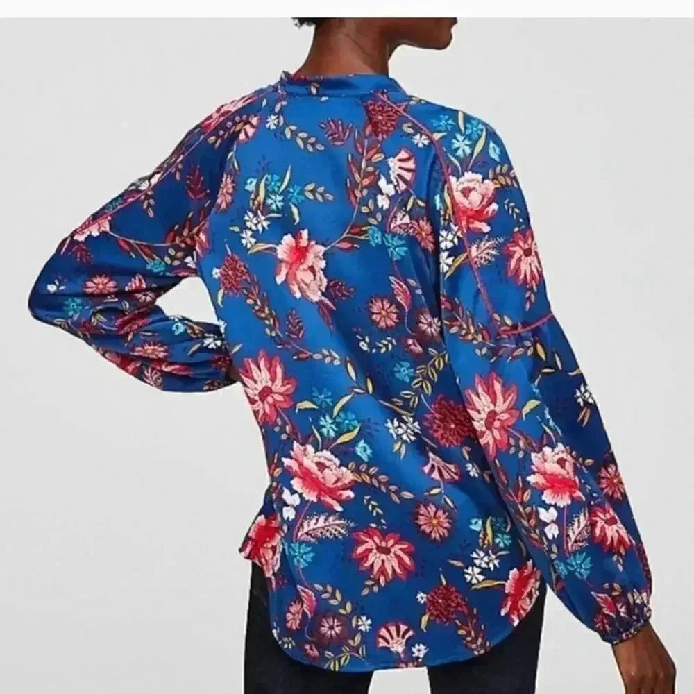LOFT floral blouse - Picture 2 of 10